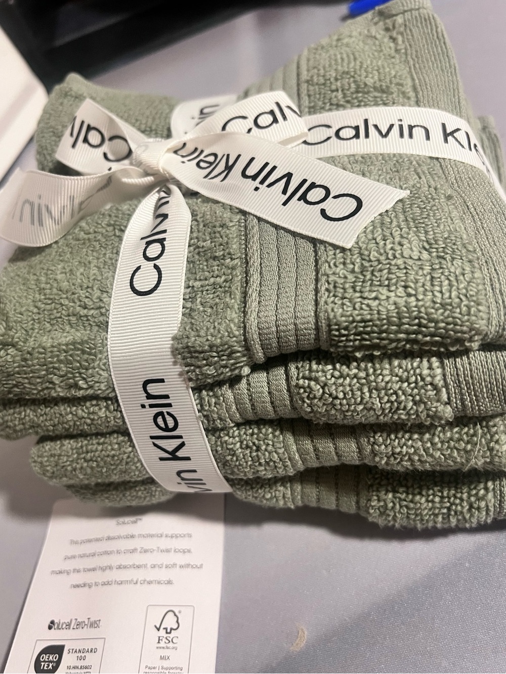 NWT Calvin Klein Sage Green 4-Piece Wash Towel Set